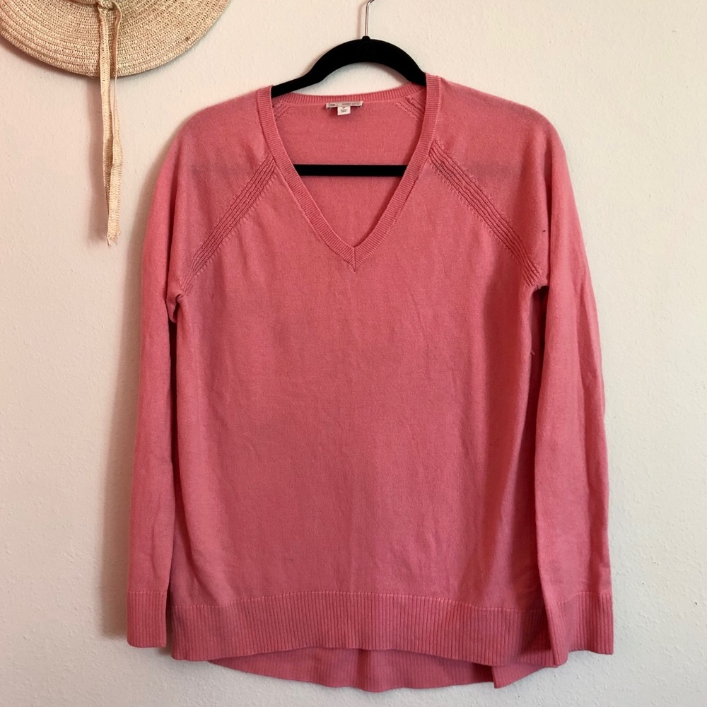 Women’s Merino Wool Gap Sweater V Neck Pink classic fit
